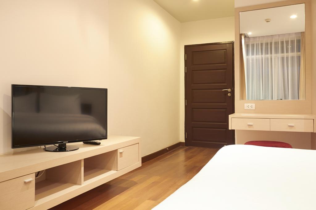 Art Patong Residence Пхукет Екстер'єр фото