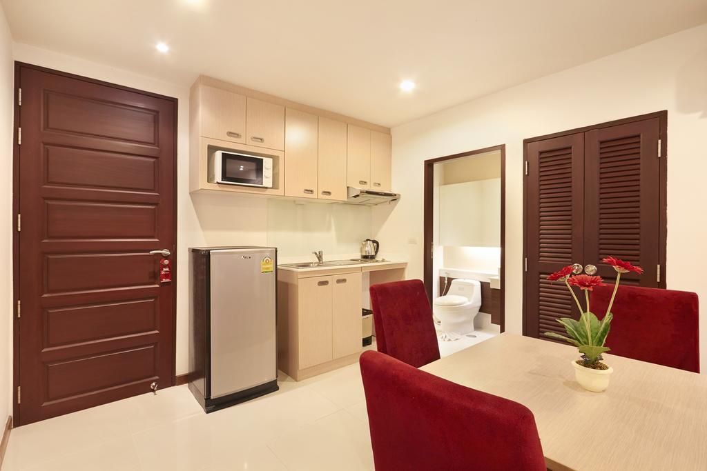 Art Patong Residence Пхукет Екстер'єр фото